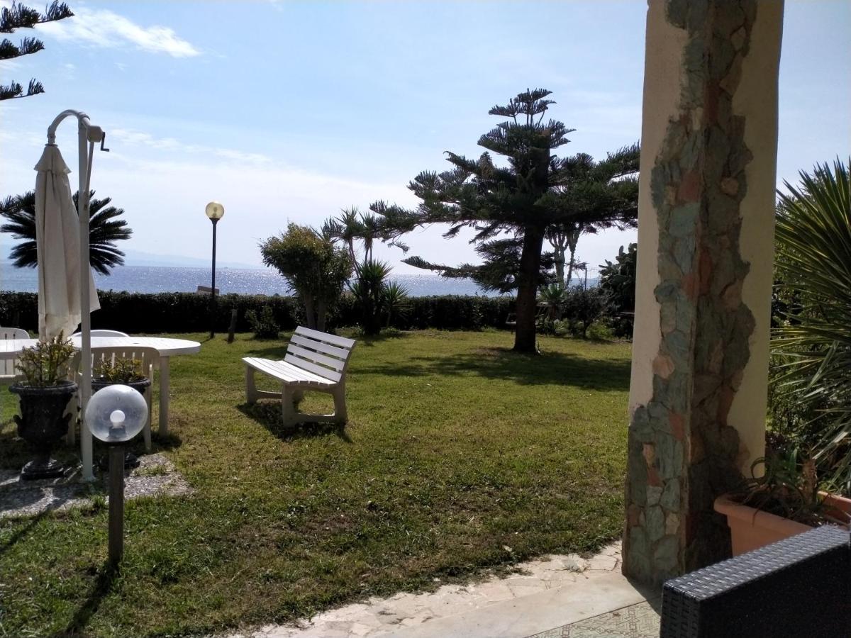 Villa Sullo Stretto Sant'Agata  Buitenkant foto