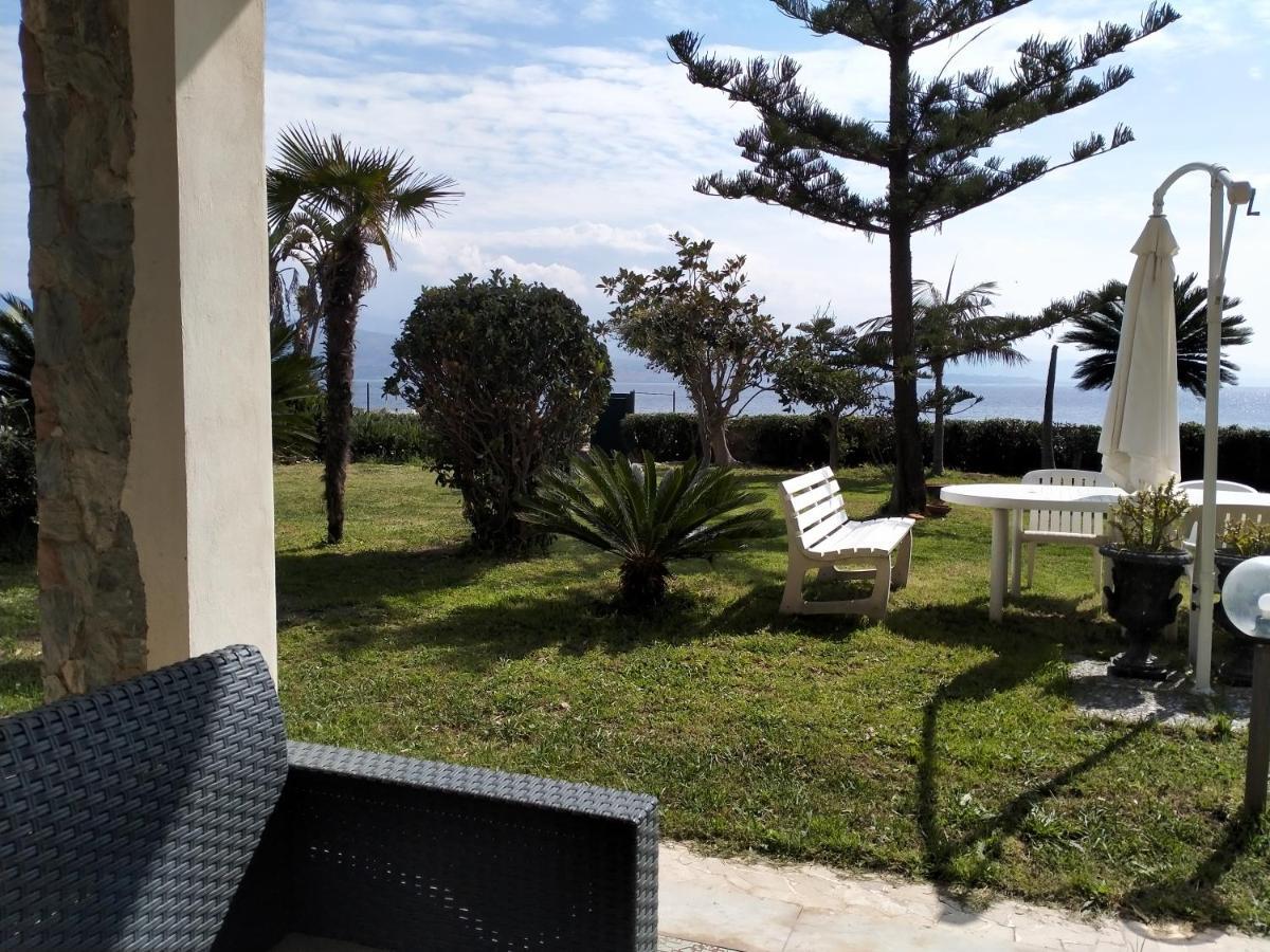 Villa Sullo Stretto Sant'Agata  Buitenkant foto