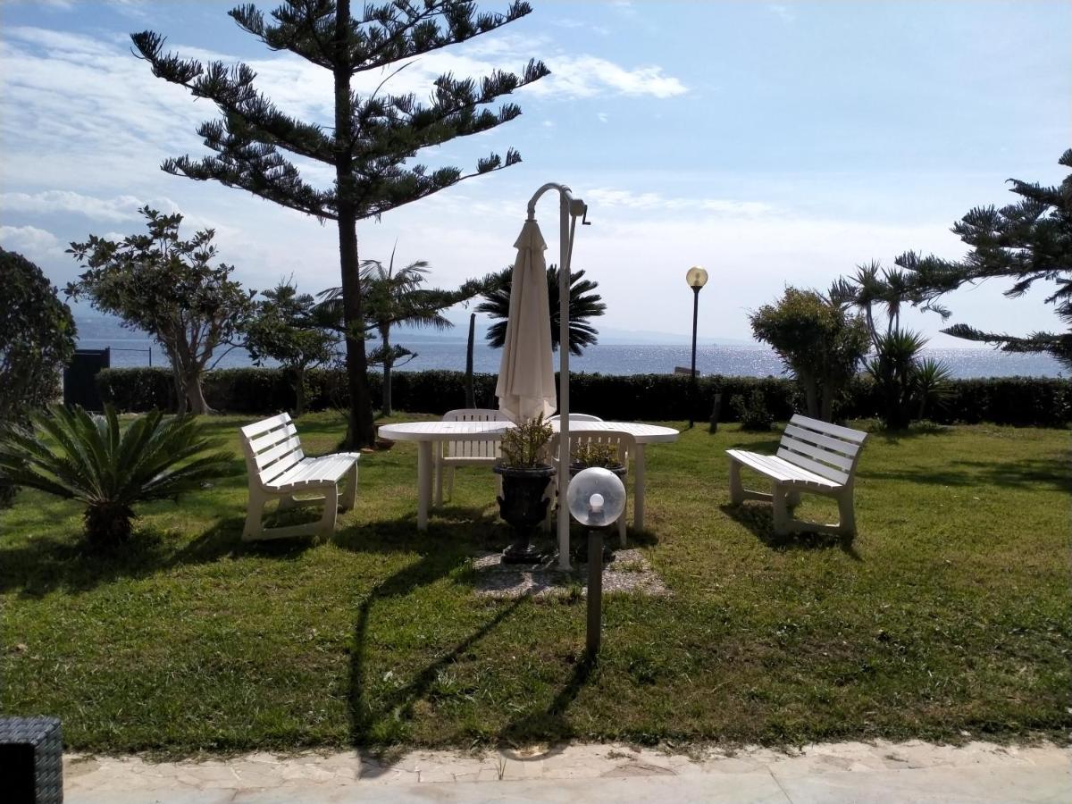 Villa Sullo Stretto Sant'Agata  Buitenkant foto