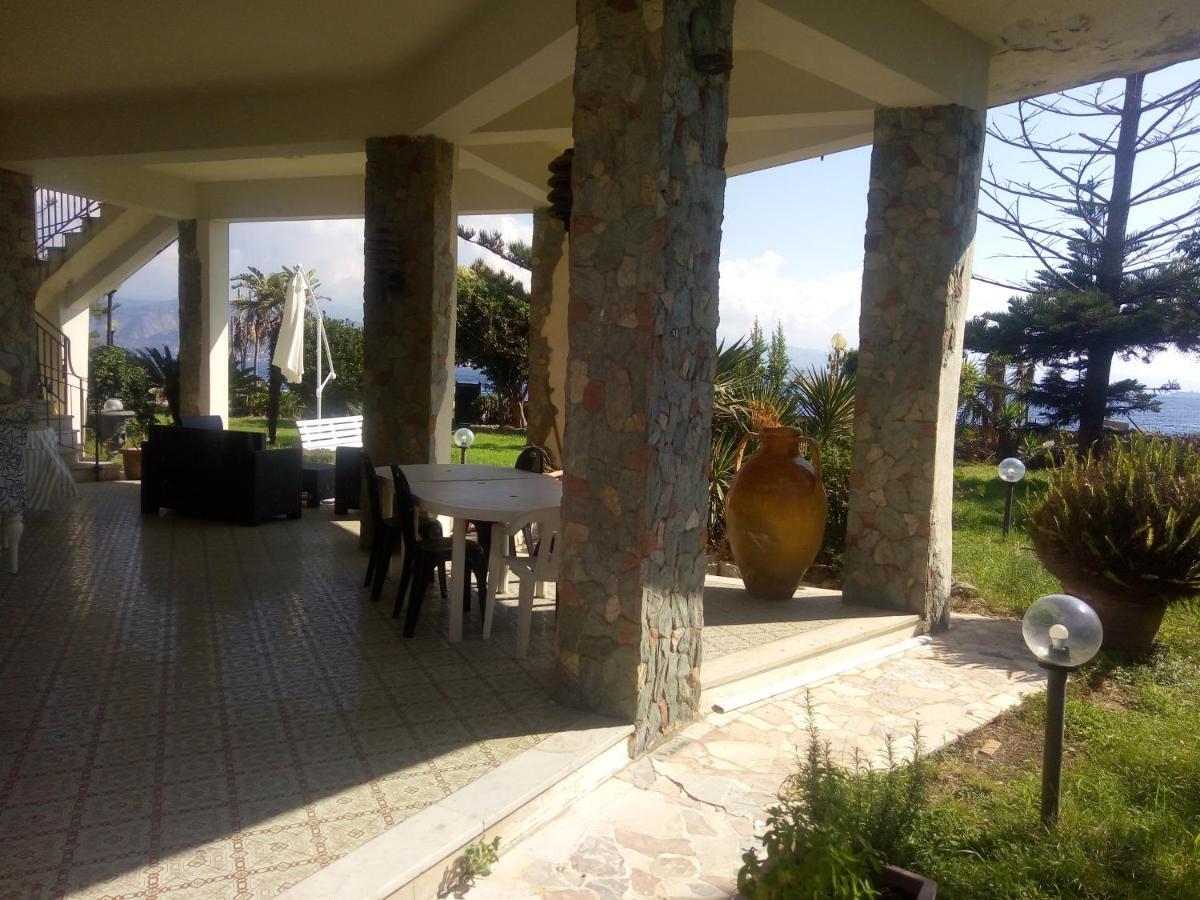 Villa Sullo Stretto Sant'Agata  Buitenkant foto